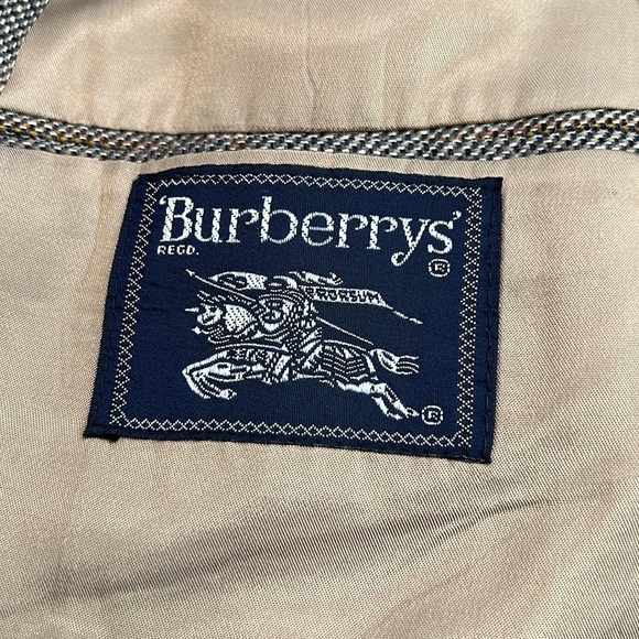 Vintage Burberrys Tweed Blazer - Picture 6 of 9